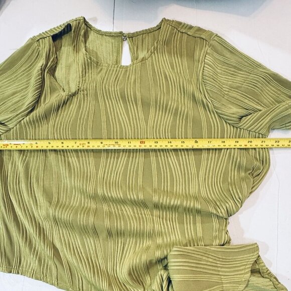 Boho Textured Squiggly Asymmetrical Top Women's XL Lime Green Cut-Out Keyhole - Picture 15 of 16